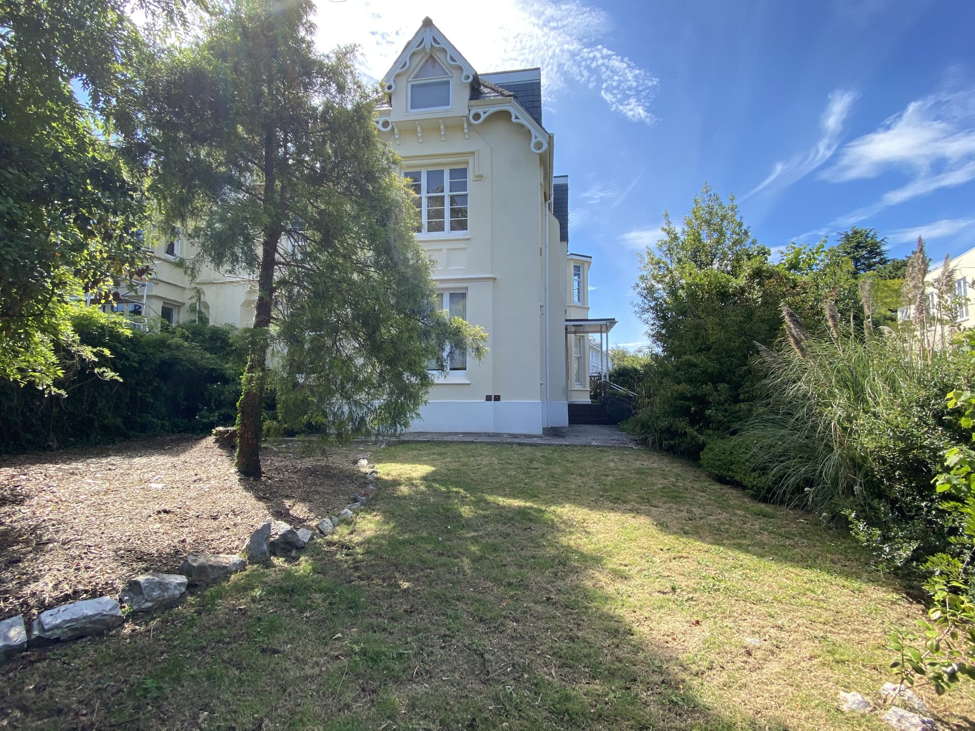 Investment in Newton Abbot - photo 2